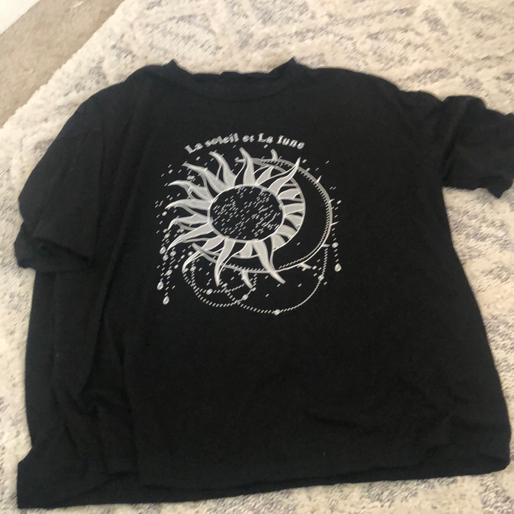 Black shirt with sun print